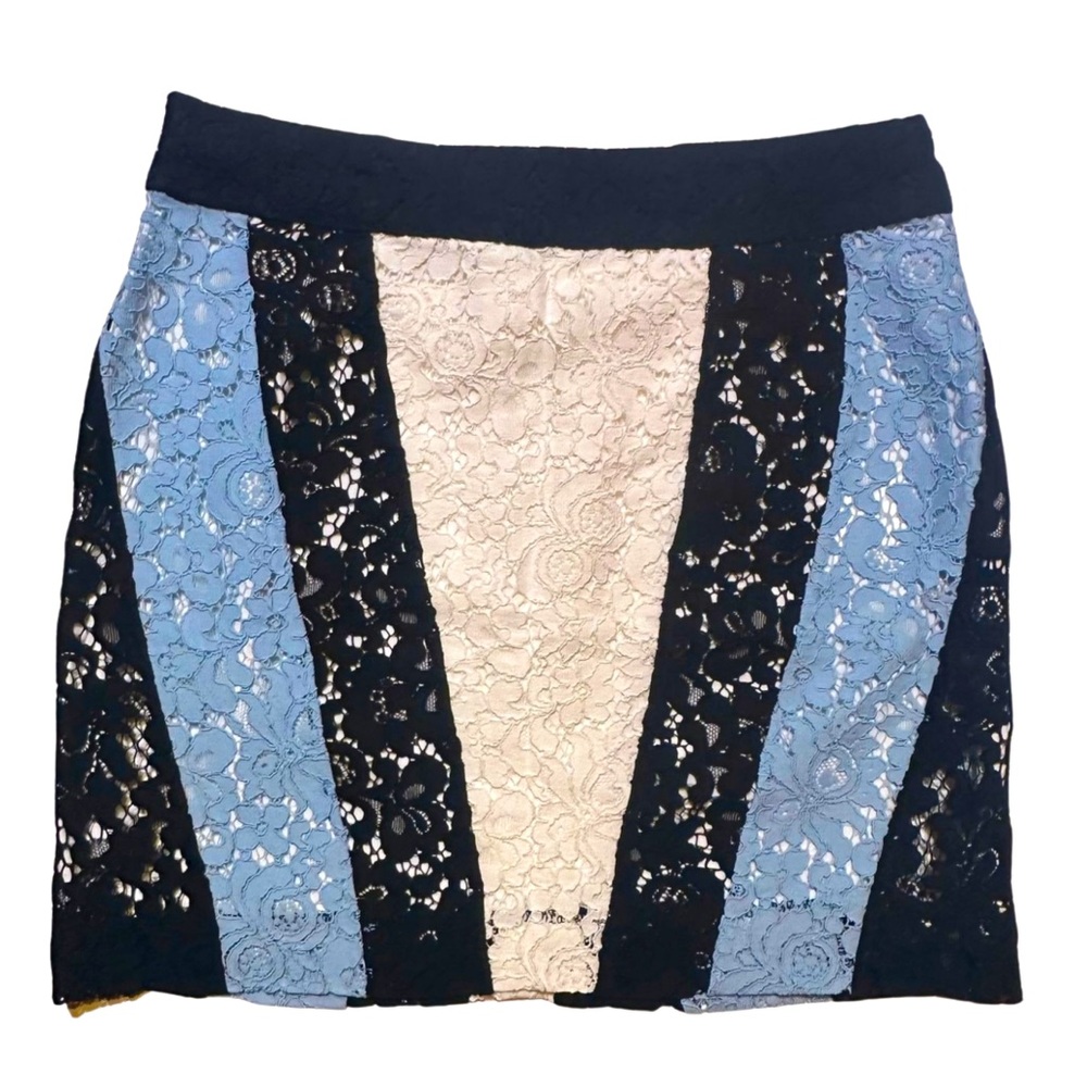 ✨NWT✨ Morgan de Toi Crochet Lace Mini Skirt Navy/White/Baby Blue Size US 8
